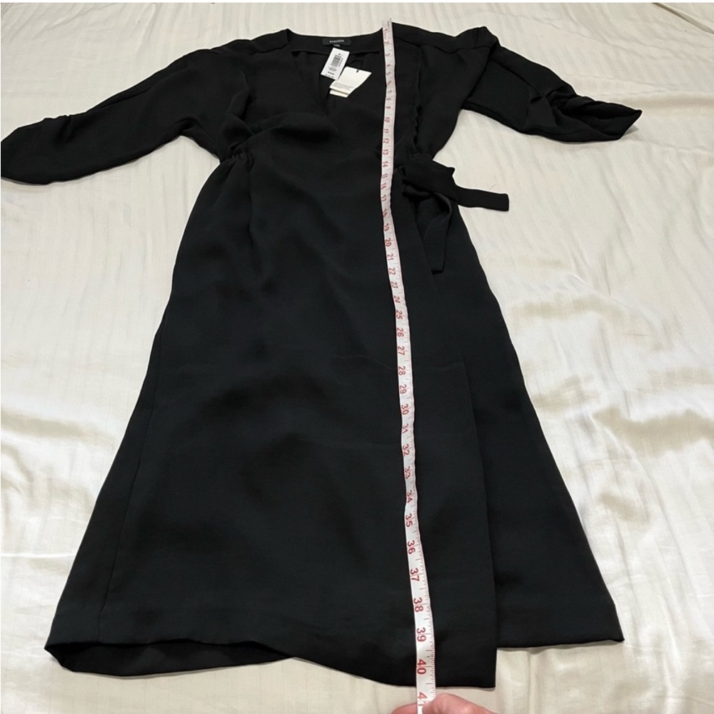 NWT Aritzia Babaton Ludovic V-Neck Wrap Dress
Black XXSmall - Picture 16 of 16